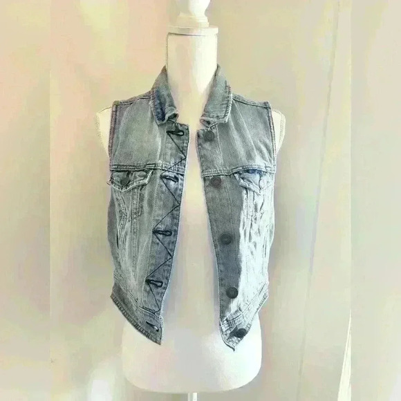 American Eagle Outfitters Distressed Light Wash Denim Button Down Collared Vest - Picture 1 of 4